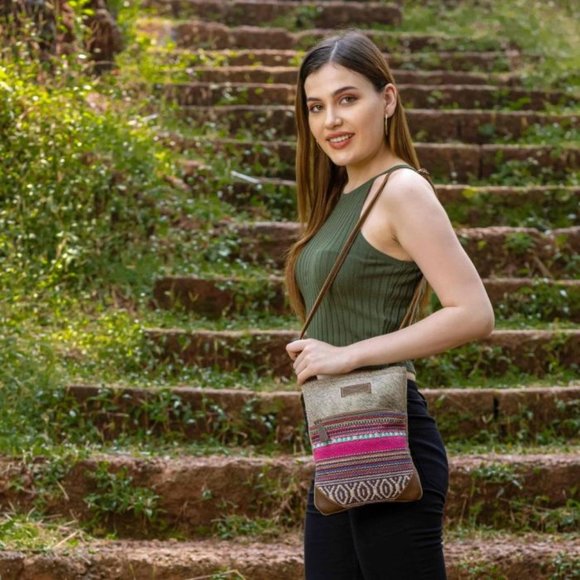 NWT Myra Small Crossbody Bag - Picture 3 of 8